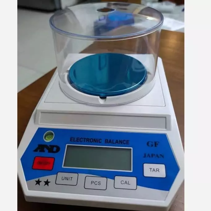 مدل Gf610i ترازو دیجیتال AND وزن 600گرمی یک صدم