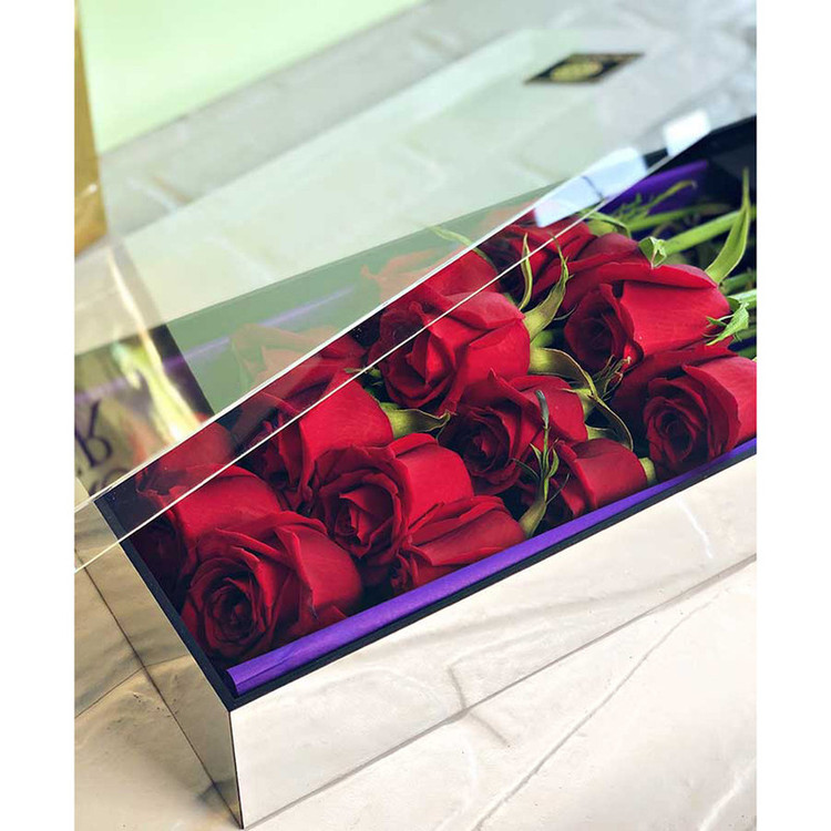 باکس گل رز 16 شاخه ای گل گیفت کد GG0026
