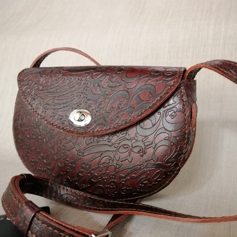کیف رودوشی زنانه چرم طبیعی دست دوز   پریا     کد   pwb 0031