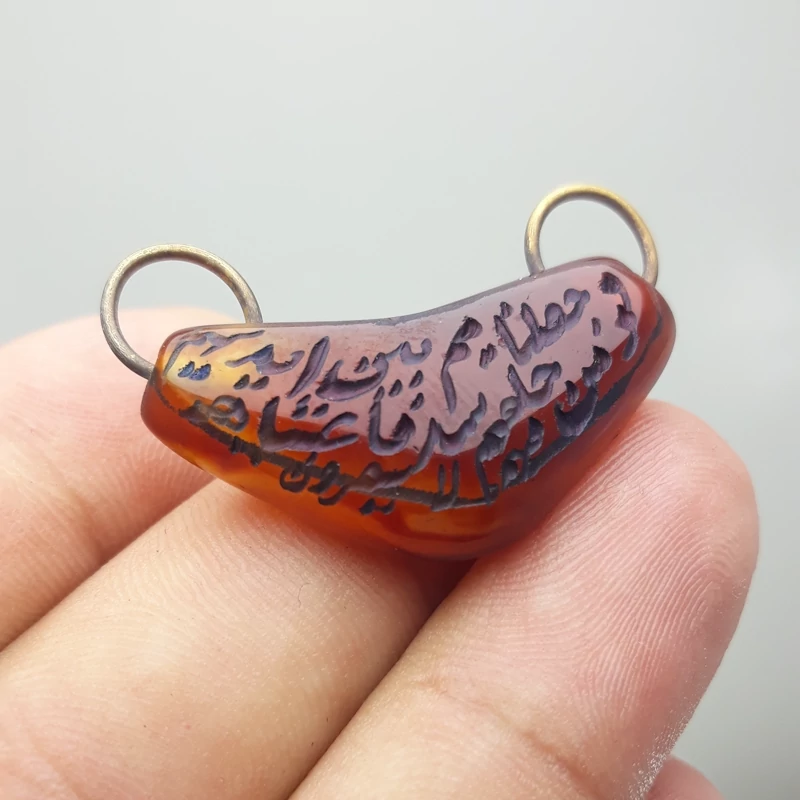 مهره عقیق معدنی خطی هنر دست بسیار خاص