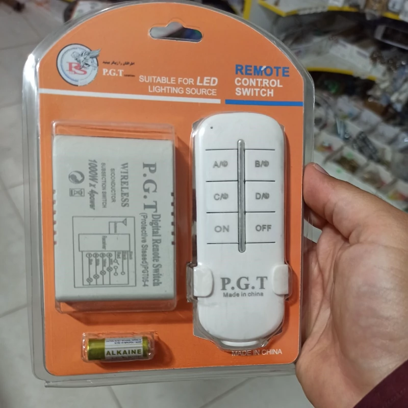 ریموت کنترل 4 کانال  با خروجی 220 ولت مناسب برای خاموش و روشن نمودن انواع وسایل