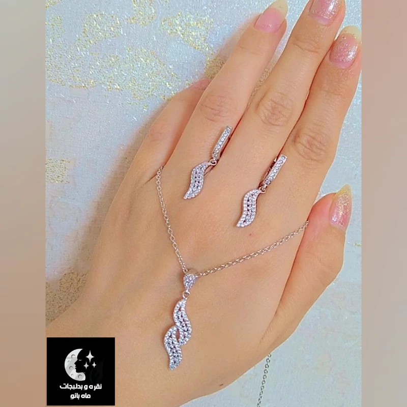 نیم ست نقره زنانه عیار 925و آبکاری طلا سفید بدون ریزش نگین ضد حساسیت