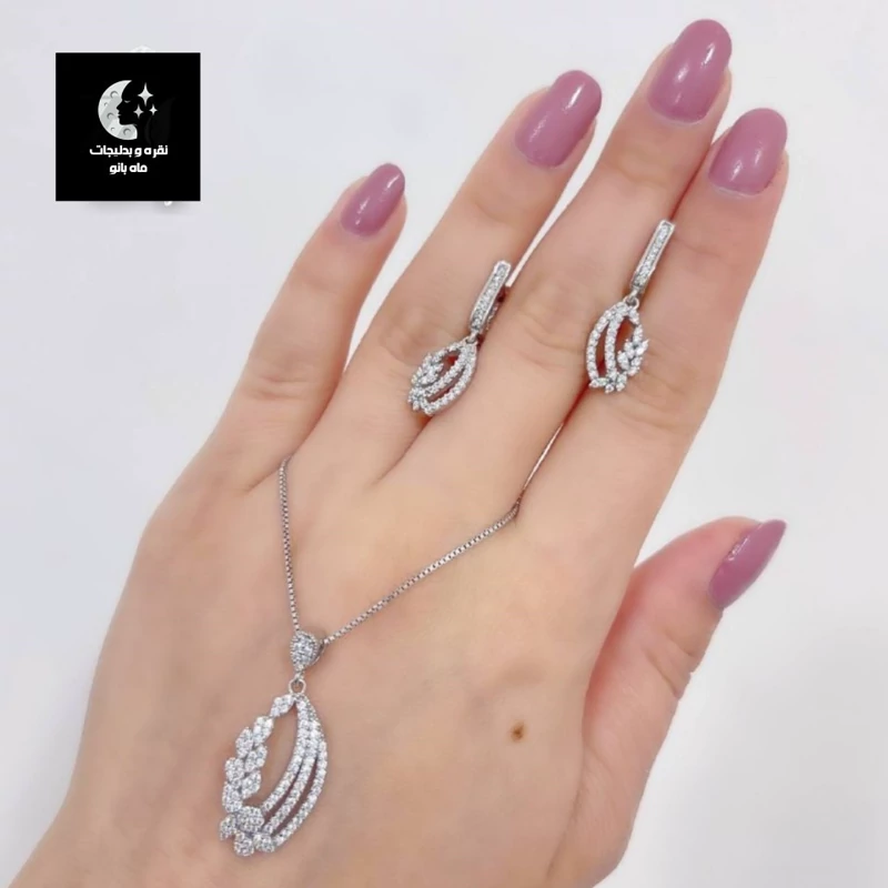 نیم ست نقره زنانه با عیار 925استاندارد بدون ریزش نگین