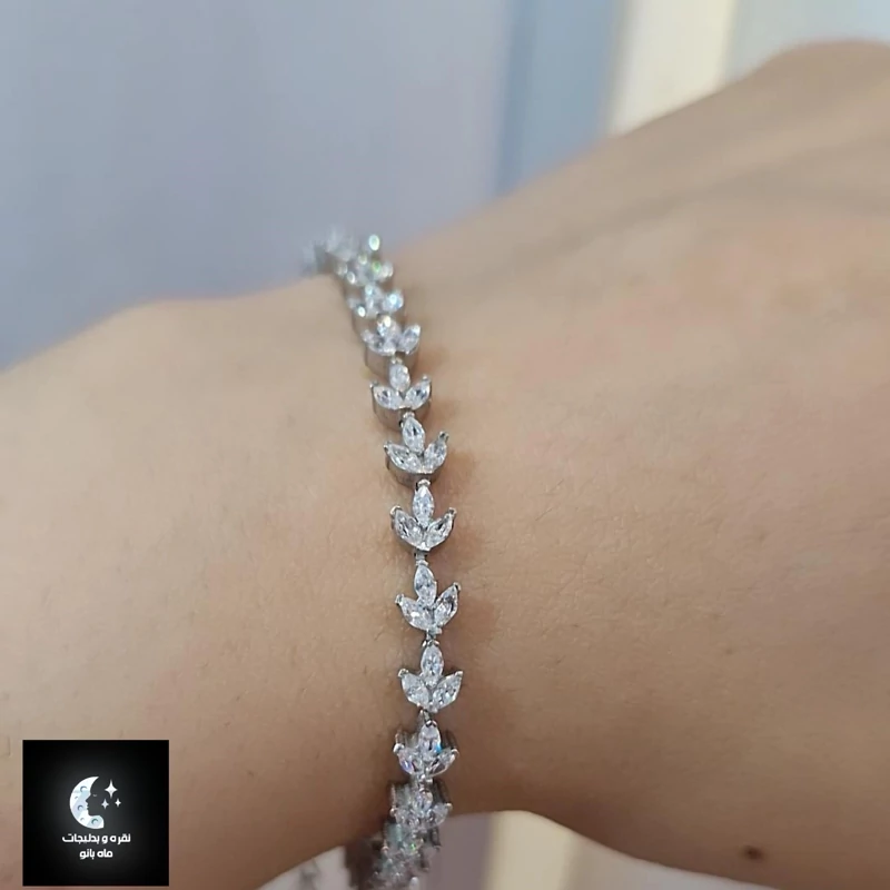 دستبند نقره زنانه فول نگین عیار 925 آبکاری طلا سفید