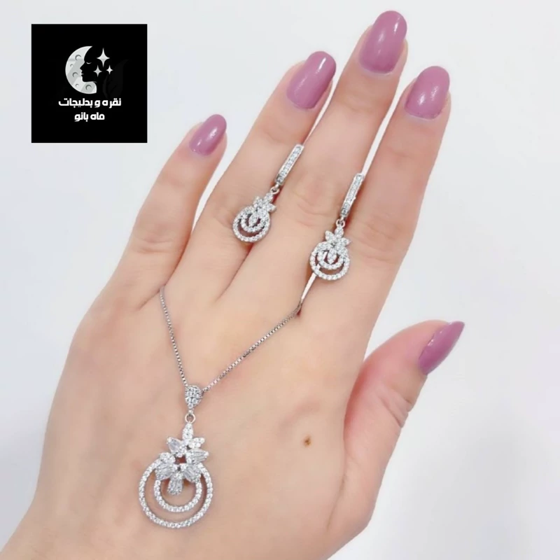 نیم ست نقره زنانه با عیار 925 و آبکاری طلا سفید ضد حساسیت