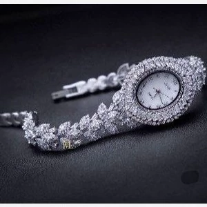 ساعت نقره زنانه جواهری موتور ژاپنی      ضمانتی