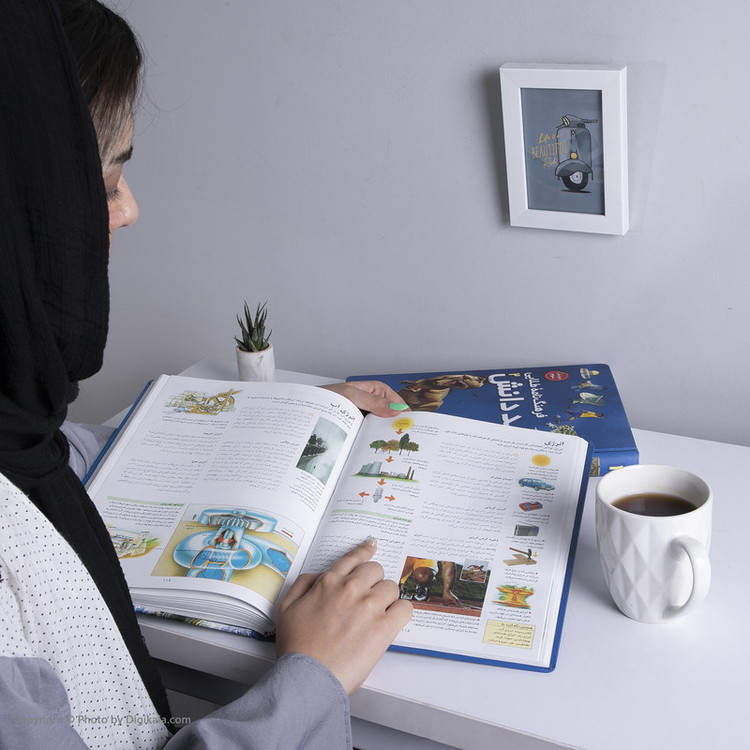 کتاب فرهنگ نامه طلایی کلید دانش اثر جمعی از نویسندگان نشر راز آور