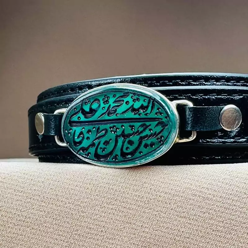 دستبندچرم مردانه عقیق سبزحکاکی پنج تن قاب نقره دستسازعیار925