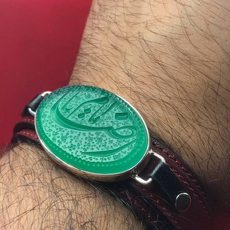 دستبندمردانه عقیق سبزقاب نقره دستسازچرم طبیعی گاوی زرشکی حکاکی یاامام رضا