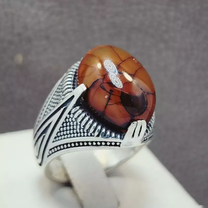 نگین عقیق دراگون سرخ اصل و معدنی با رکاب نقره زیبا مردانه