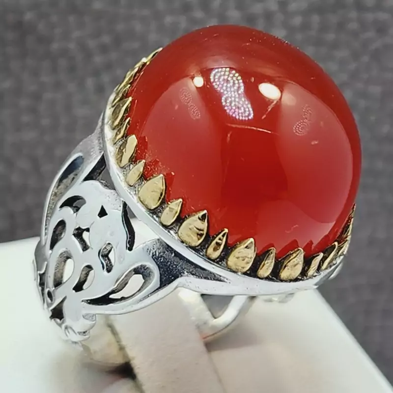 نگین عقیق سرخ درشت اصل و معدنی با رکاب نقره زیبا مردانه