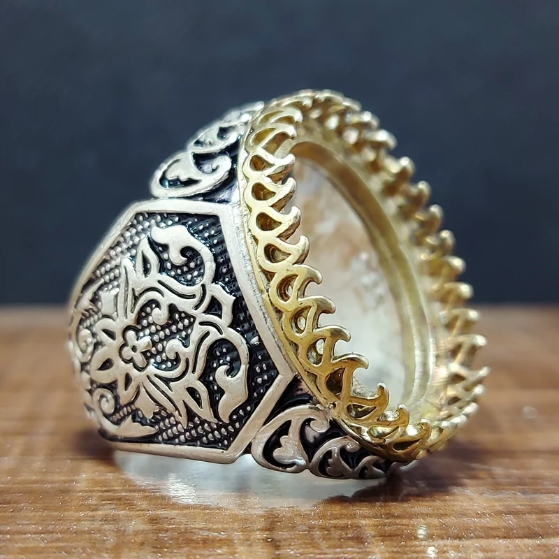 رکاب خالی نقره مردانه عیار 925 در ابعاد 18 در 25 طرح قلم تاج برنجی مناسب برای تمامی نگین ها