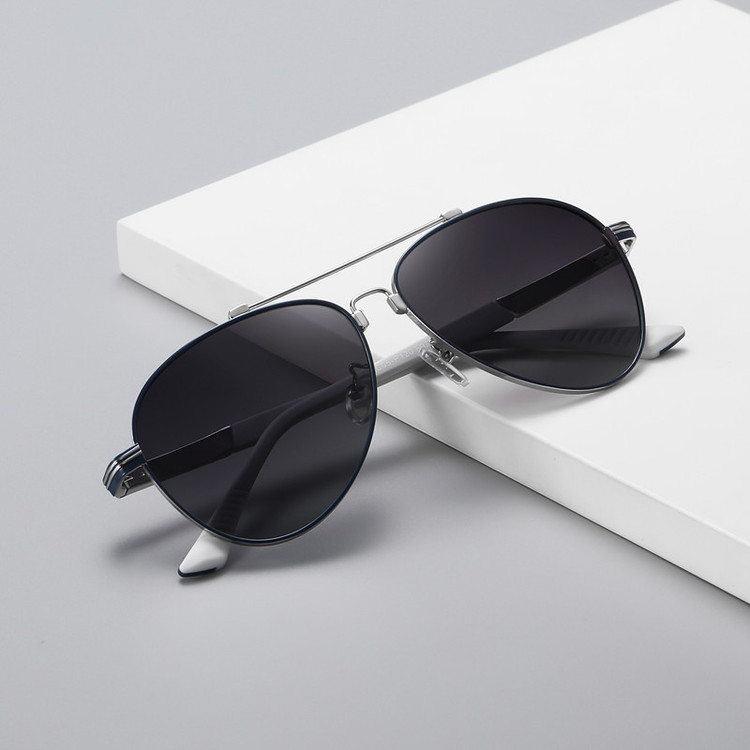 عینک آفتابی خلبانی پلاریزه آلبرت وگ مدل JS8528C05-P120 Polarized Flex