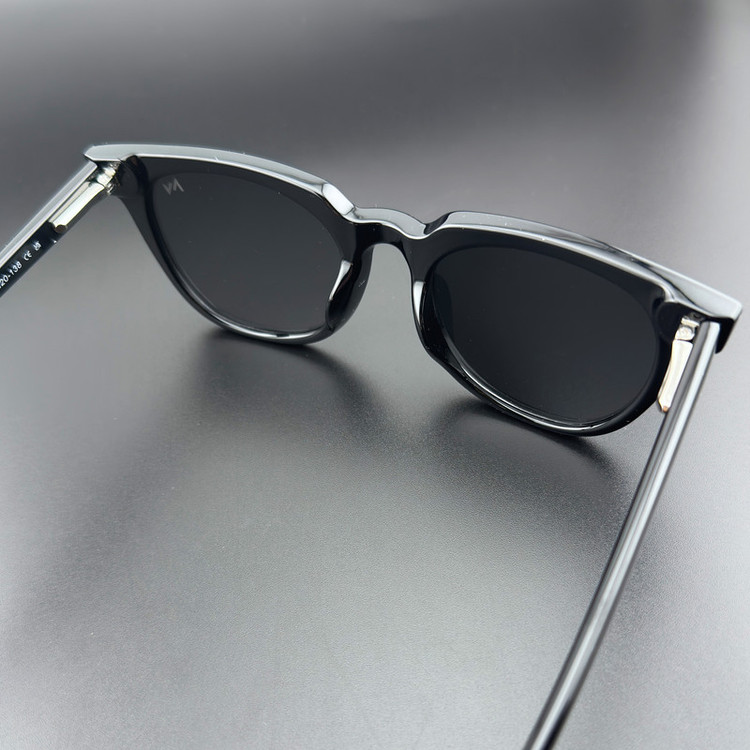 عینک آفتابی آلبرت وگ مدل TR3361C02-P20 Polarized Obsidian Onyx