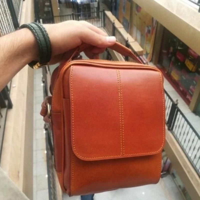 کیف دوشی چرم طبیعی گاوی با ضمانت.زنانه و مردانه نانوک چرم.بادی بگ.کراس بادی.نانوک چرم.کیف دوشی چرم طبیعی.کیف اسپرت