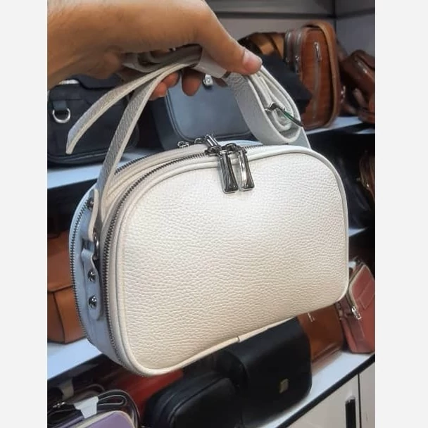 کیف زنانه چرم طبیعی گاوی با ضمانت نامه کتبی.نانوک چرم.کیف زنانه.کیف چرم زنانه.چرم طبیعی.کیف مجلسی.کیف روزمره.کیف سفید