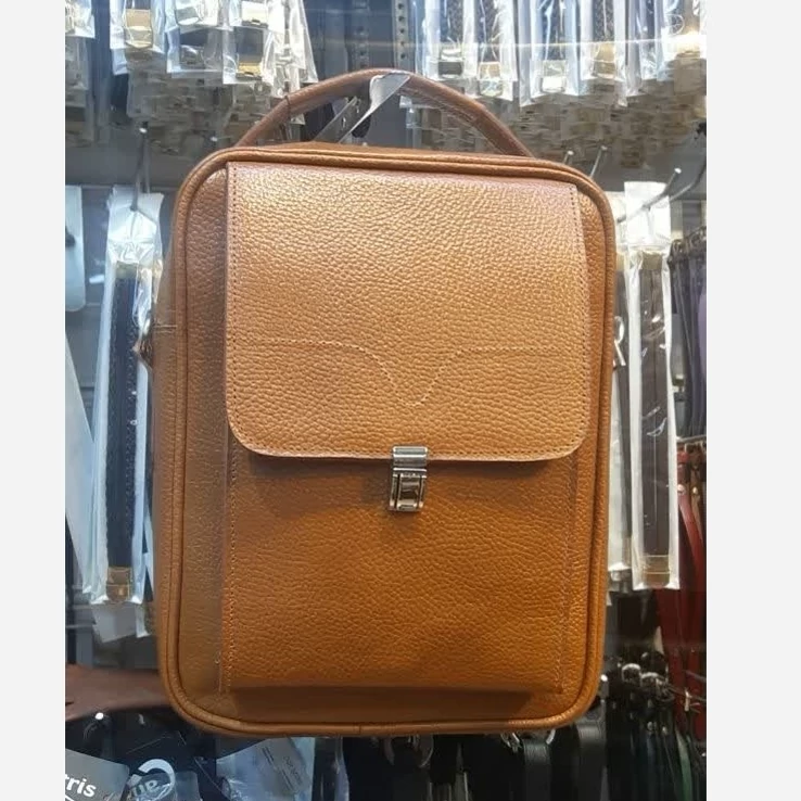کیف دوشی چرم طبیعی گاوی باضمانت کتبی.کیف دوشی.کیف دوشی چرم.نانوک چرم.کبف دوشی چرمی.کراس بادی.بادی بگ.کیف چرم بزرگ.چرم