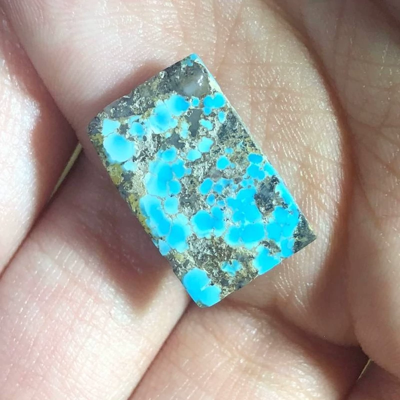 نگین فیروزه نیشابوری کاملا طبیعی با برش مستطیل شکل کد 96