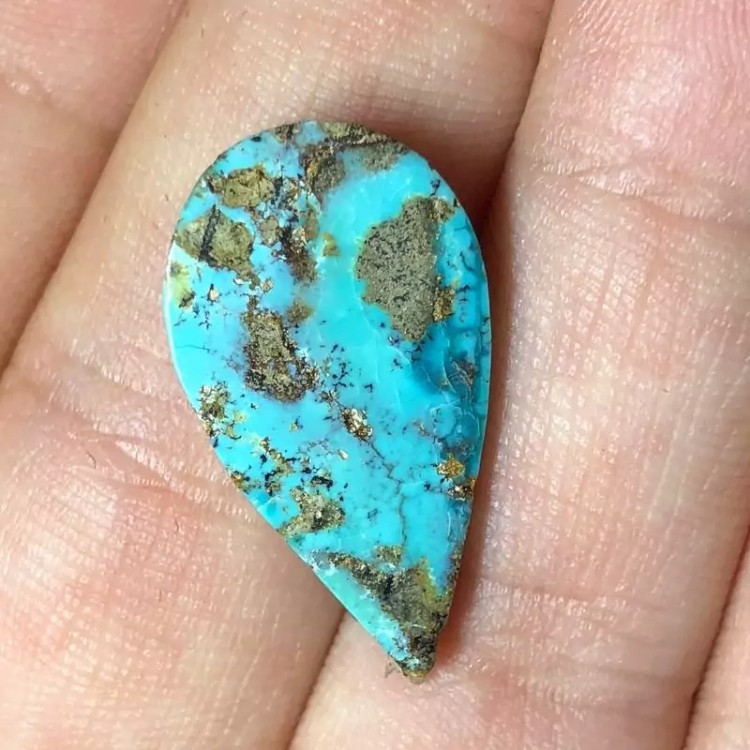 نگین فیروزه نیشابوری کاملا طبیعی بسیار فاخر محشر سایز مدالی تراش اشکی شکل کد محصول 238