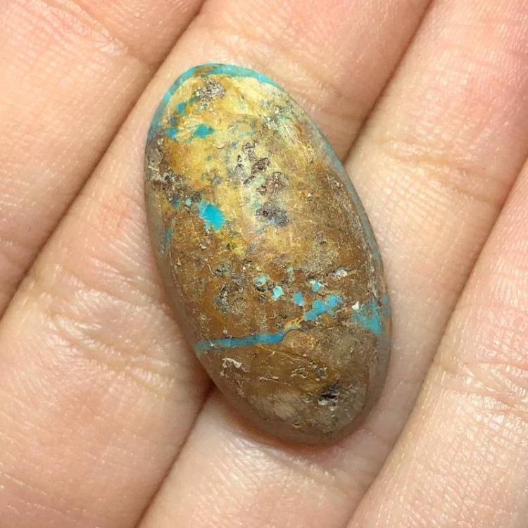 نگین فیروزه نیشابوری فاخر و زیبا کاملا طبیعی با طرح و شکلی زیبا و خاص کد 229