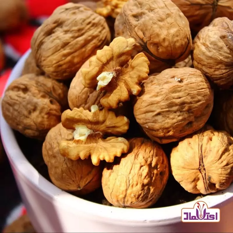 گردو ایرانی پرچرب یک کیلویی اعتماد تازه و سفید