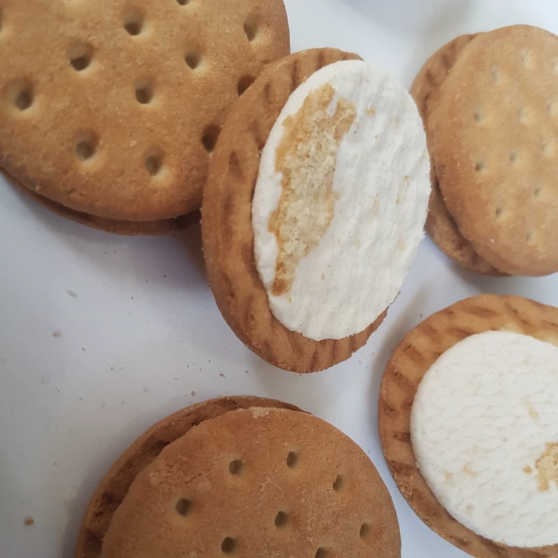 بیسکویت کرم دار تازه 500 گرمی اعتماد (بیسکویت سکه ای)