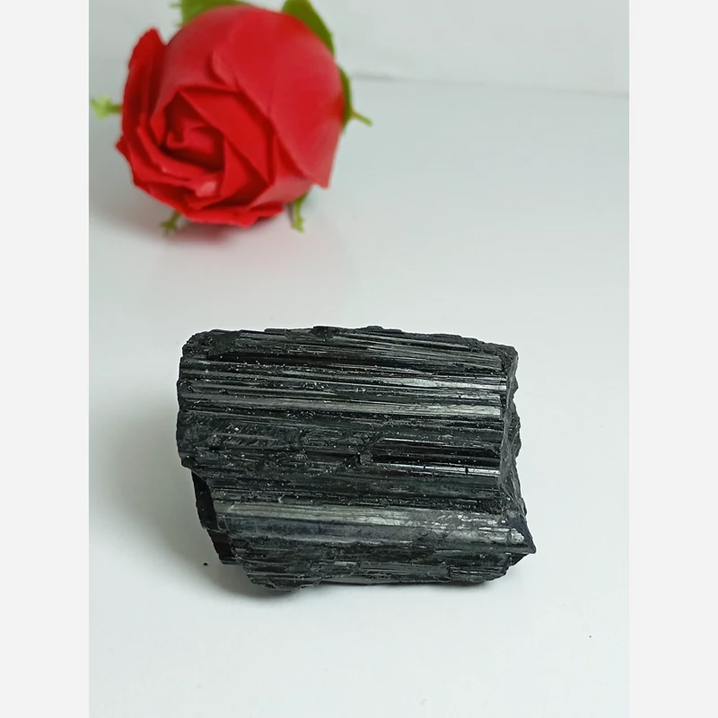 سنگ تورمالین راف طبیعی درشت کلکسیونی