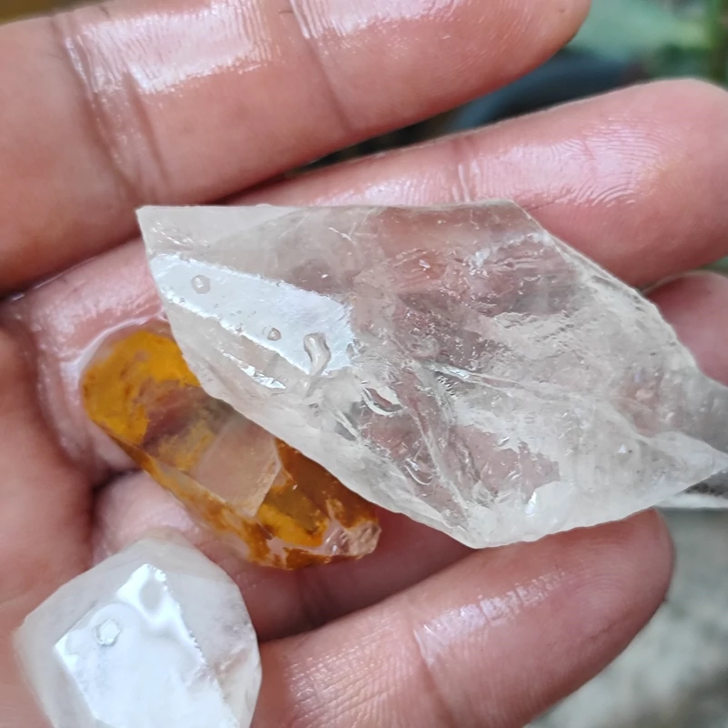 سنگ کریستال کوارتز تماما شفاف لوکس پک 1000گرمی