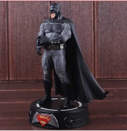 فیگور بتمن شخصیت بن افلک برند آیرون استدیو چراغدار مدل Batman V Superman Dawn of Justice