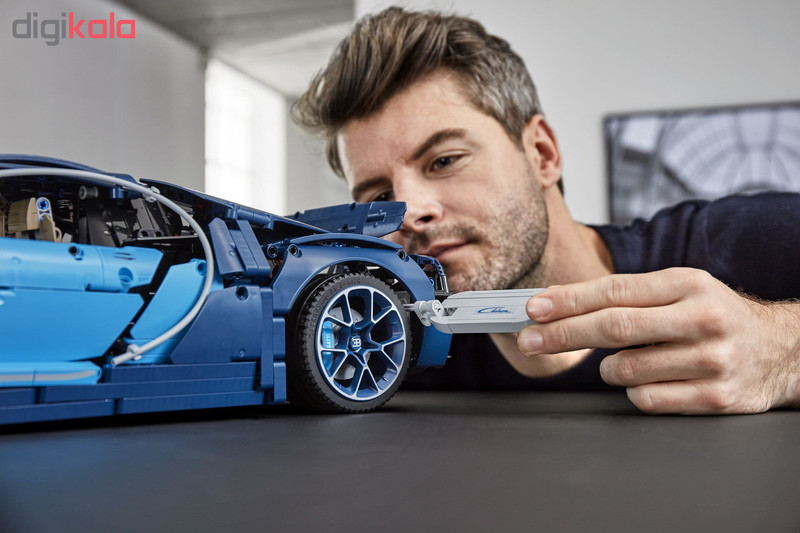 لگو سری Technic مدل Bugatti Chiron کد 42083