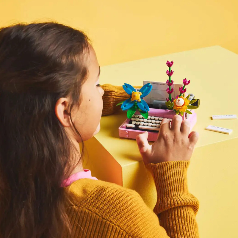 لگو سری کریتور مدل Typewriter with Flowers کد 31169