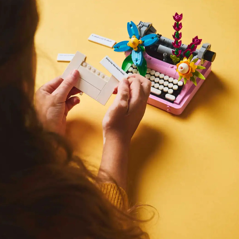 لگو سری کریتور مدل Typewriter with Flowers کد 31169