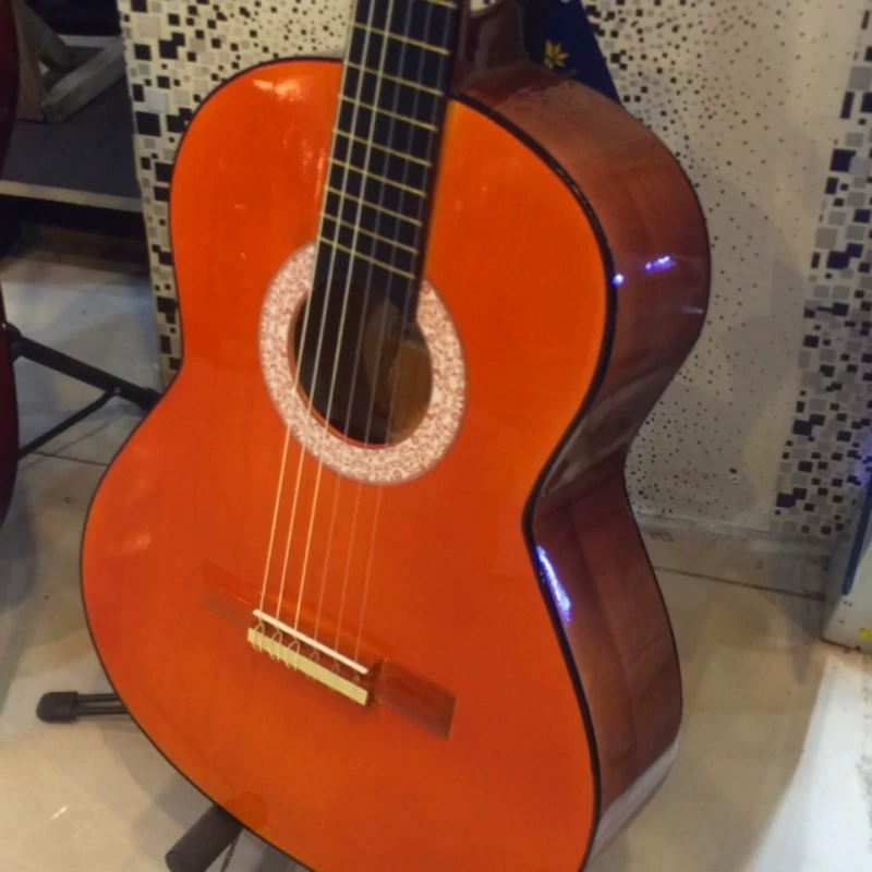 گیتار YAMAHA C70 پرو  با کاور و پیک ارسال رایگان اکشن عالی