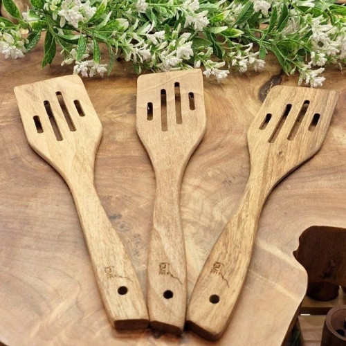 کفگیر چوبی شیار دار