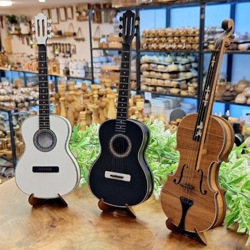 ساز دکوری گیتار کلاسیک بزرگ