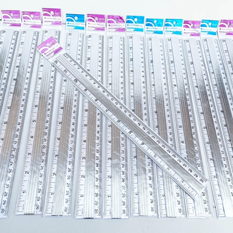 خط کش پلاستیکی شفاف 30 سانتی متری LINGYAN مدل 6013 طرح آلمینیومی (بسته 1 عددی)