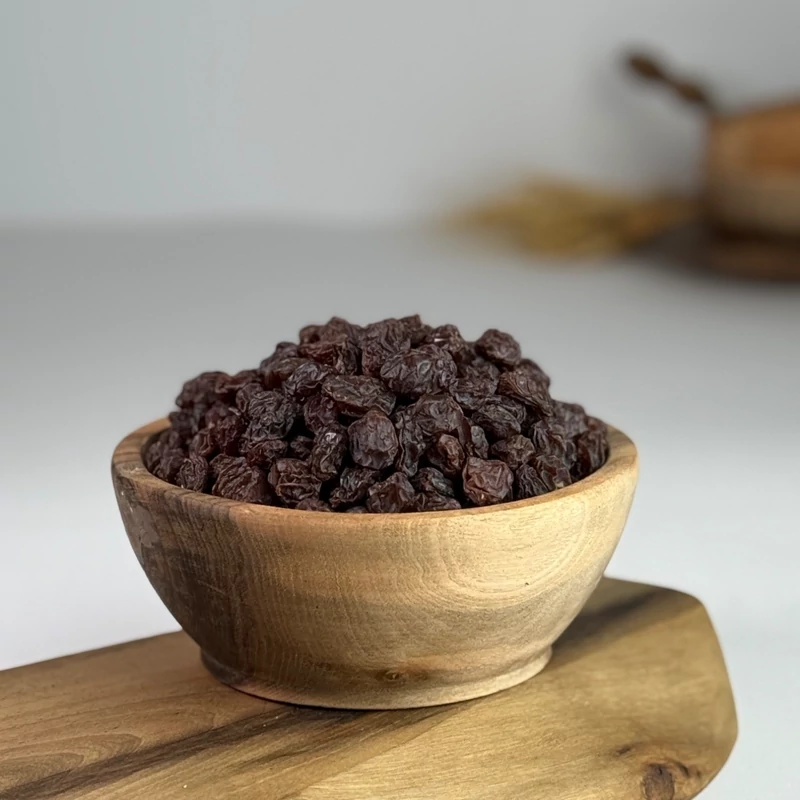 مویز سیاه شاهانی شیراز500گرمی بسیار تازه وبا کیفیت