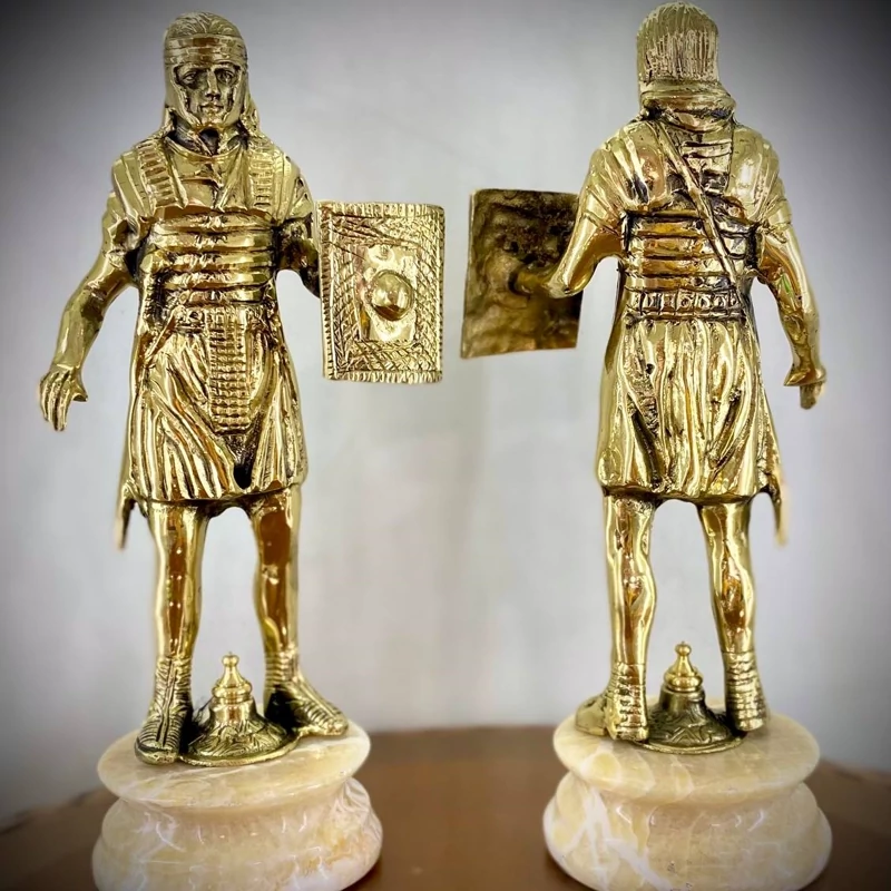 تندیس برنجی سرباز رومی  مجسمه برنجی گلادیاتور