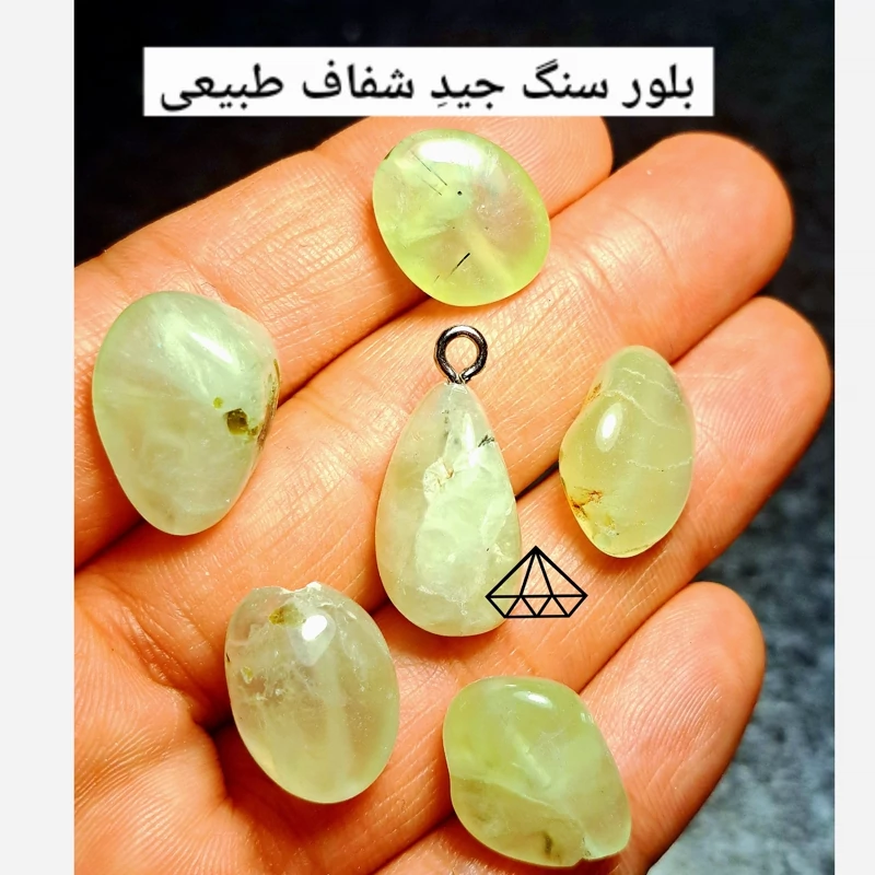 مهره جید سبز معدنی2سانتی اویز جید دفرمه اصل اویز سنگ جید طبیعی سنگ ثروت میانکار عقیق سبز فروشگاه سنگ تزیینی در کرخ