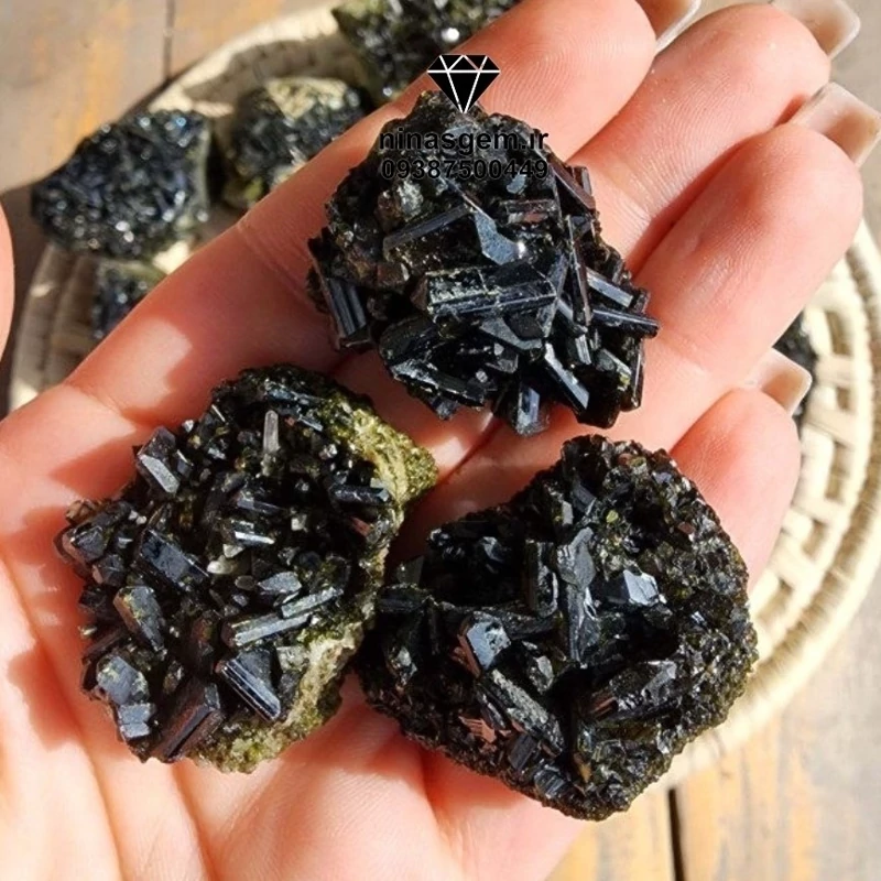 راف سنگ اپیدوت طبیعی 50g وارداتی افغانستان خواص اپیدوت سیاه راف ترمالین سیاه اپیدوت سبز خرید سنگ انرژی از نیما حاتمی کرج