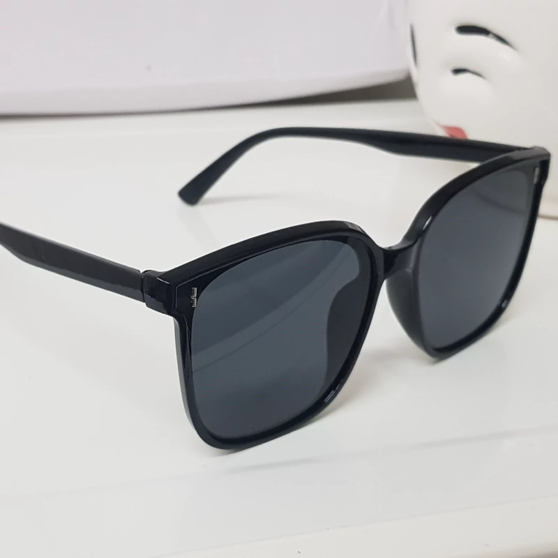 عینک آفتابی زنانه برند UcaT لنز uv400 (عینک دودی عینک افتابی)