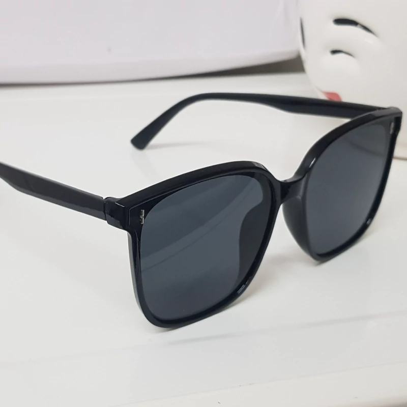 عینک آفتابی زنانه و مردانه UV400 برند UcaT + دستمال نانو مخصوص + ارسال رایگان