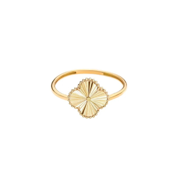 انگشتر طلا 18 عیار زنانه با طرح ونکلیف آرپلز کاج گلد گالری مدل DR10
