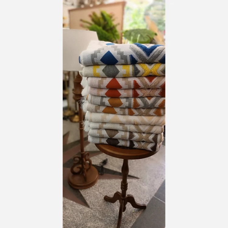 شال مبل طرح پانچ ابعاد 140*170رنگبندی کامل