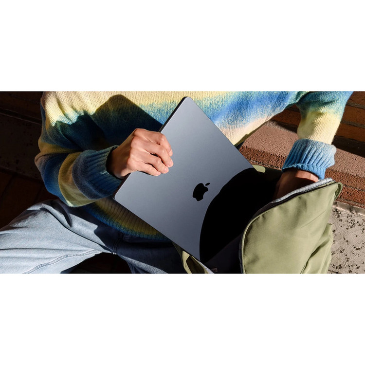 لپتاپ اپل مدل MacBook Air MRYV3 2024 LLA با پردازنده Apple M3، رم 8GB، حافظه SSD با ظرفیت 512GB، نمایشگر 15.3 اینچ Retina، دارای نور پسزمینه کیبورد، حسگر اثر انگشت، سیستمعامل Apple Mac OS