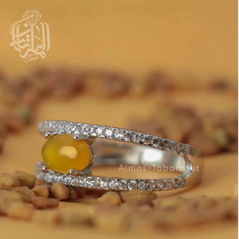 انگشتر زنانه عقیق زرد کد 685