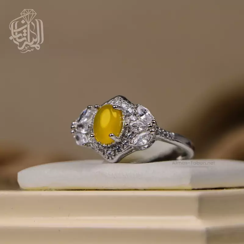 انگشتر نقره زنانه با نگین عقیق زرد کد 534