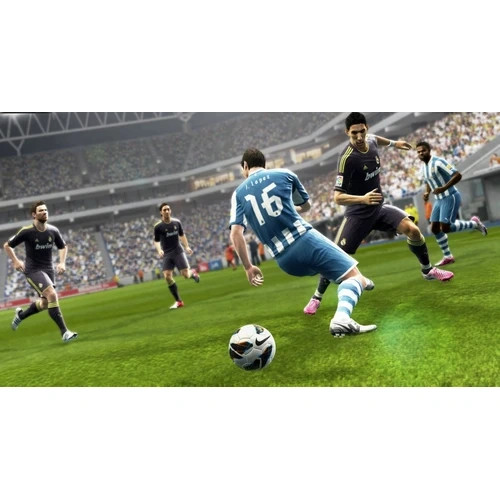 بازی کامپیوتر فوتبال تکاملی حرفه ای 2013 گزارش فارسی Pro Evolution Soccer 2013