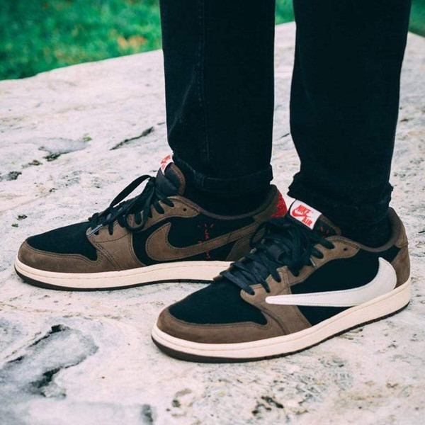 کفش مخصوص دویدن مردانه مدل 1low travis scott