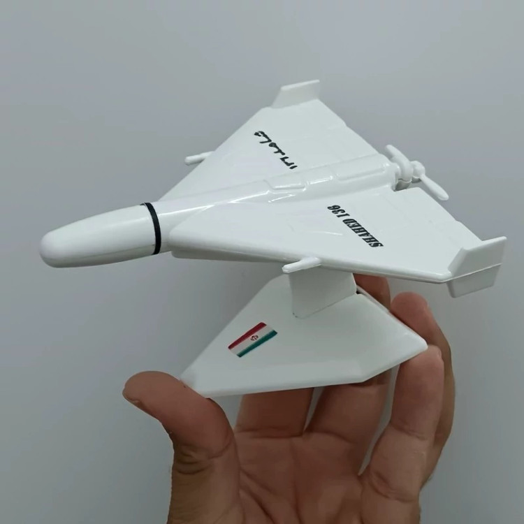 اسباب بازی ماکت نظامی پهپاد شاهد 136 با پایه مدل دکوری و کلکسیونی